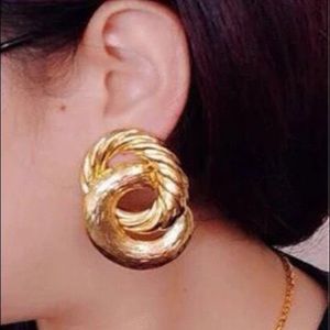Looped Rings Chunky Fashion Golden Color Earrings